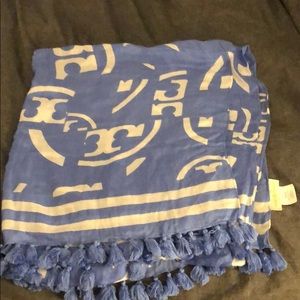Tory Burch worm once scarf